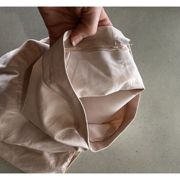 Spanx Love Your Assets Women's Small S Beige High Waist Shaping Short Shaper - Picture 4 of 4